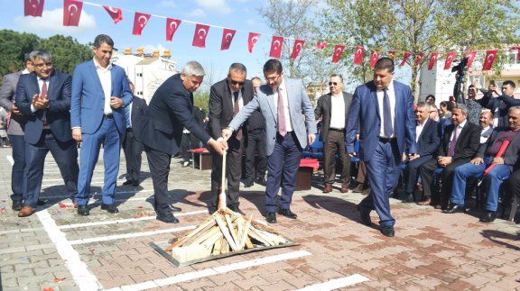 Nevruz Kutlamaları Dr.Gülşen-Dr.Baki Özpınar İlkokulu Bahçesinde Yapıldı