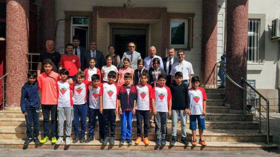 Tekeli Ortaokulu Satranç ve Futbol Takımları Türkiye Finallerinde