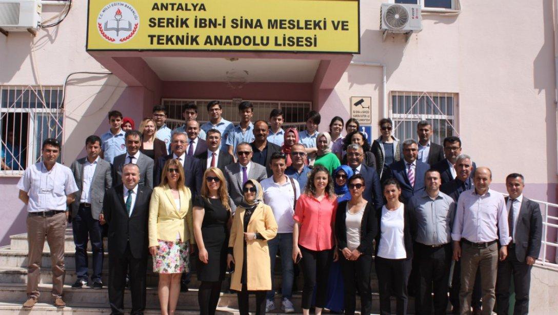 İlçemiz İbn-i Sina Mesleki ve Teknik Anadolu Lisesi´nde Üniversite Kariyer Günleri düzenlendi