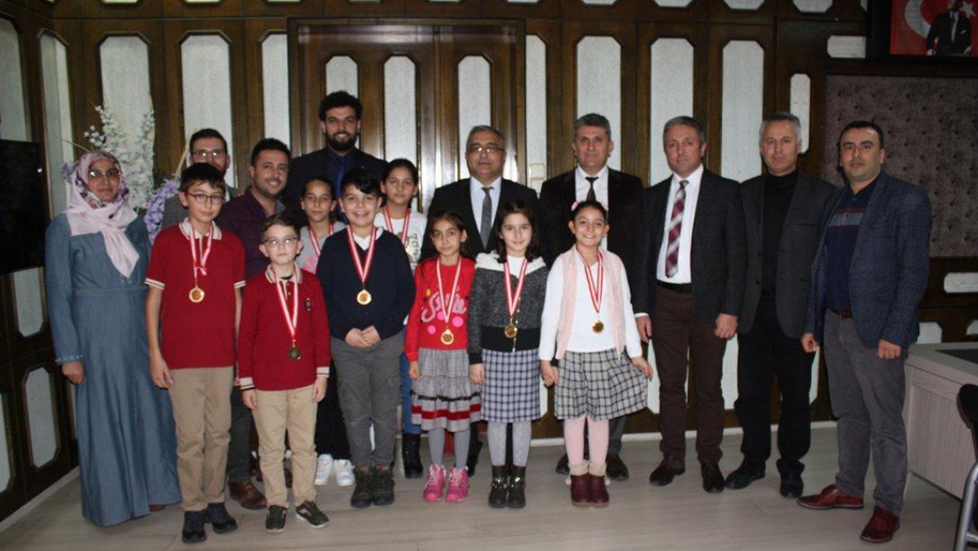 İlk ve Ortaokul Öğrencileri Arası Akıl ve Zeka Oyunları Ödül Töreni Gerçekleştirildi.