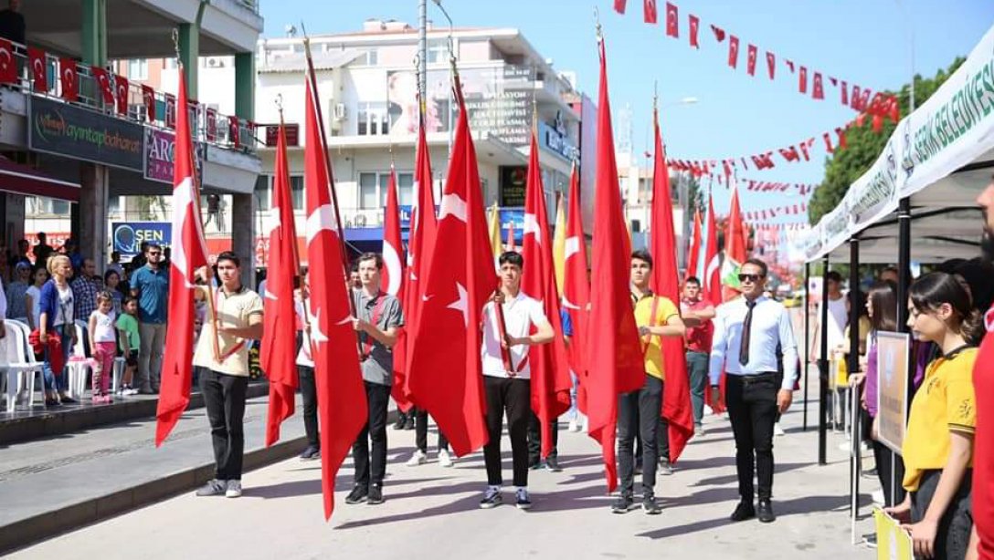 19 Mayıs Atatürk'ü Anma Gençlik ve Spor  Bayramımızı kutladık. 