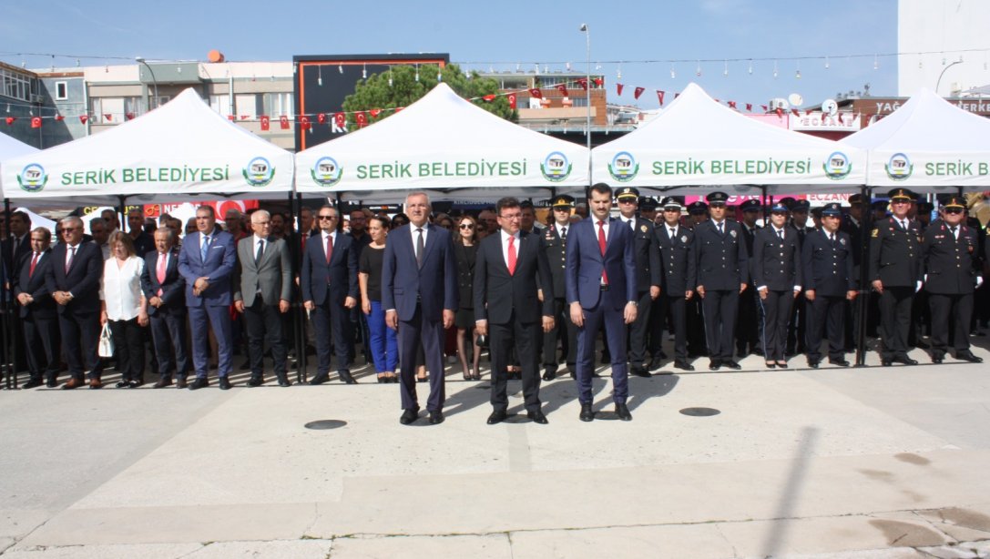 29 Ekim Cumhuriyet Bayramı Çelenk Sunma Töreni Gerçekleşti.