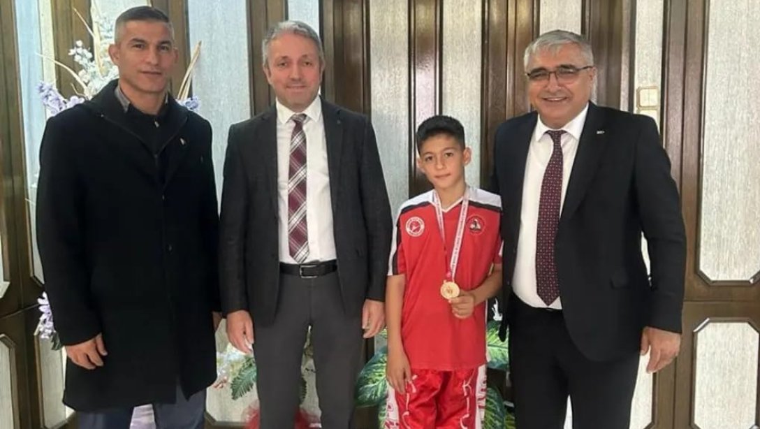 Okul Sporları Kickboks Antalya İl Şampiyonasından İlçe Milli Eğitim Müdürümüze Ziyaret