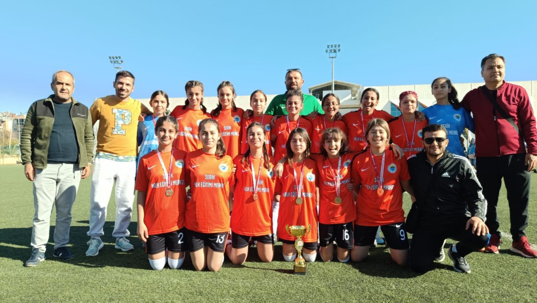 Hacı Mustafa Bankoğlu Ortaokulu Kız Futbol Takımımız Antalya Birincisi