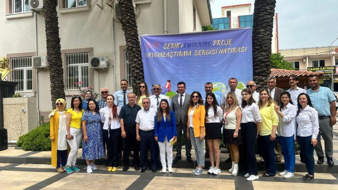 Serik eTwinning Proje Yaygınlaştırma Sergisi Açılışı Yapıldı.